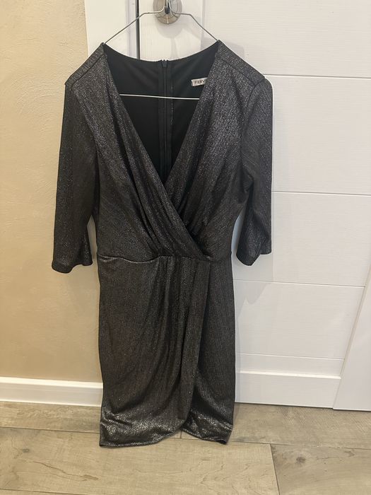 Сребриста рокля за парти М