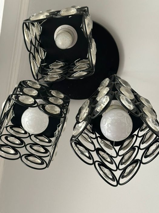 Продам люстры срочна