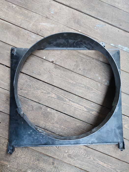 Диффузор радиатора Mitsubishi Delica 6G72