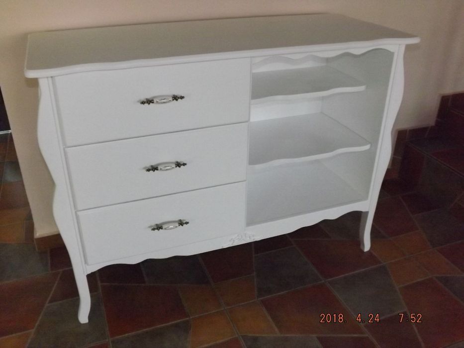 Comode din lemn masiv, modele vintage