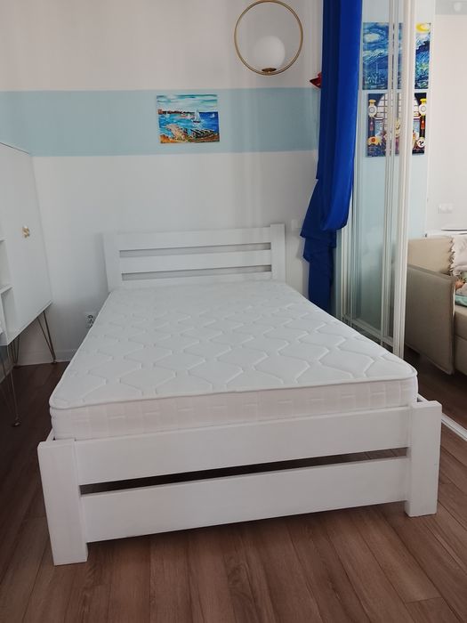 Продается кровать с матрасом (120х200)