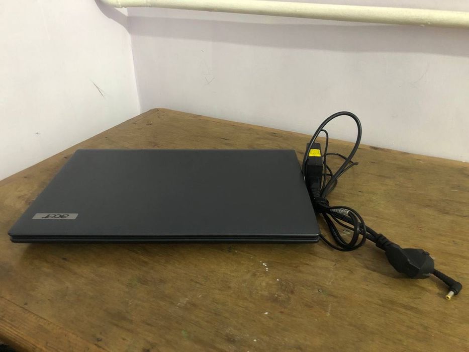 Noutbuk acer Aspire7250G