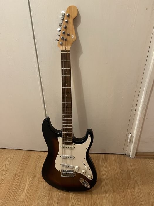 Vand 2 chitare electrica si clasica