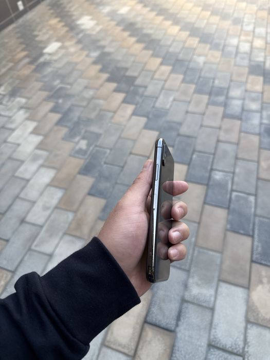 Iphone x ayfon x 64gb LL/A qora ideal sotiladi aybi yo face ishlidi