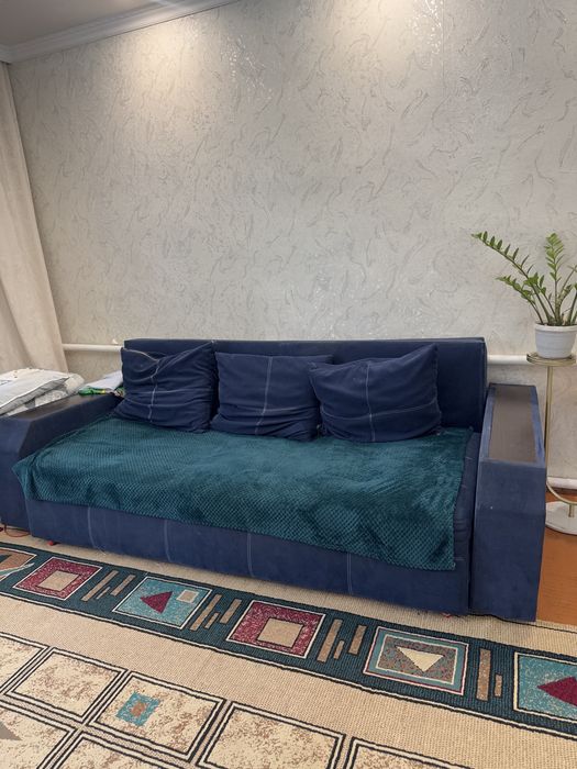 Продам диван в хорошем состояний