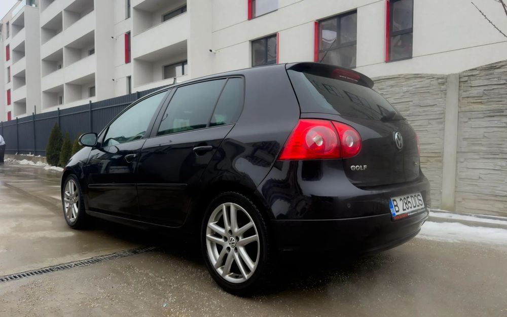 Volkswagen Golf Stare perfecta. Încălzire în scaune, trapă acționată electric...etc