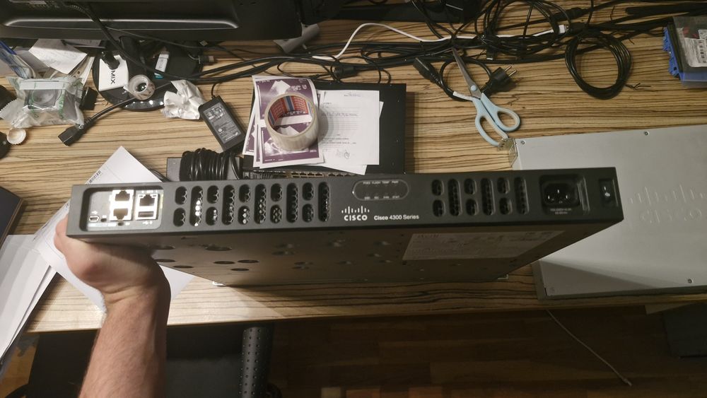Router Cisco ISR4331 – second hand, funcțional
