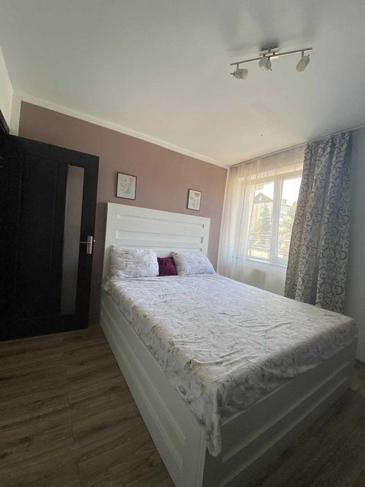 Ofer spre închiriere apartament cu 3 camere in Suceava