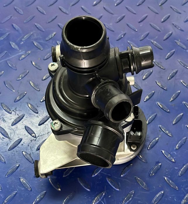 Pompa de apa Mercedes Benz GLE W167 A2562000500