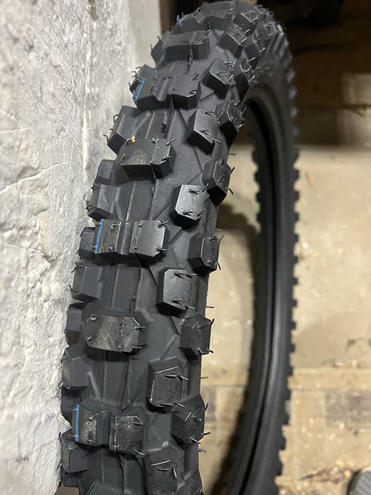 Покрышка на Enduro