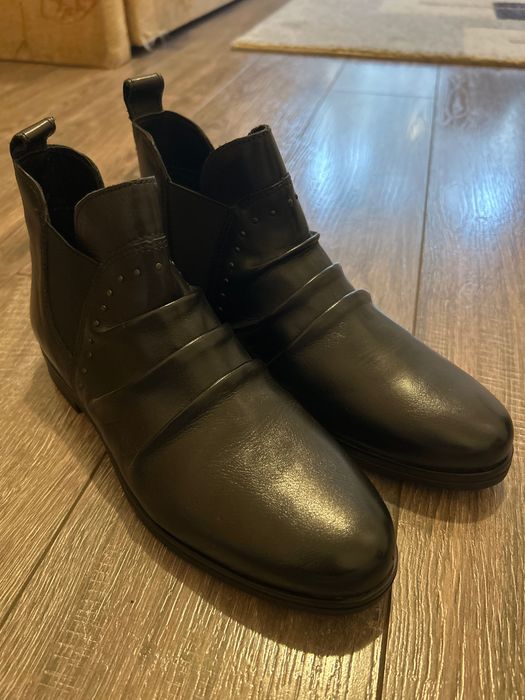 Ghete dam din piele adevarata