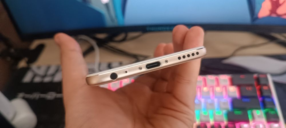 Смартфон Xiaomi Mi A1 64Gb