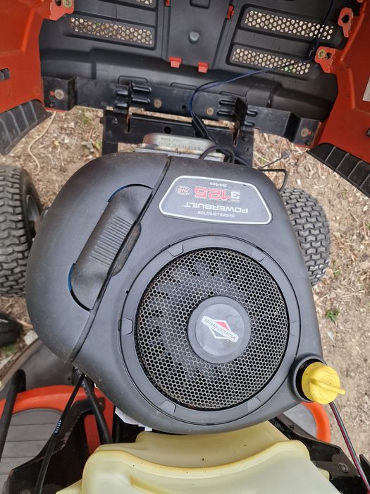 Tractoras gazon Husqvarna