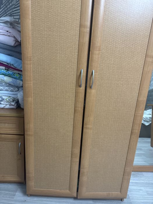 Продам спальный гарнитур