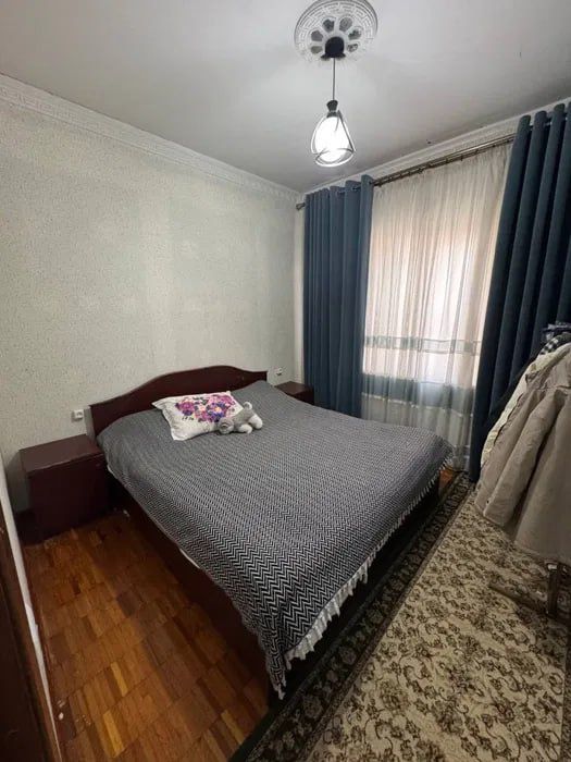 Продаю 4-х комнатную квартиру на Сергели 2