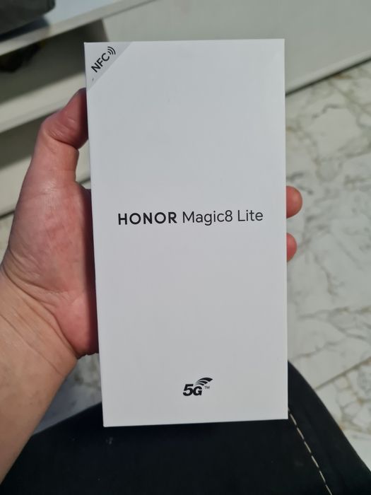 Honor magic 8 чисто нов