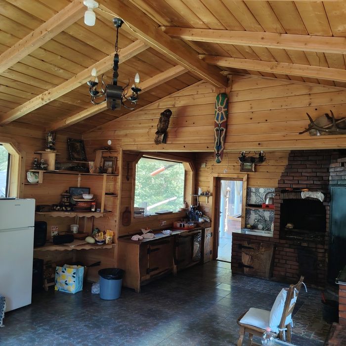 Închiriez cabană cu cinci camere la 7 km de Gura Humorului