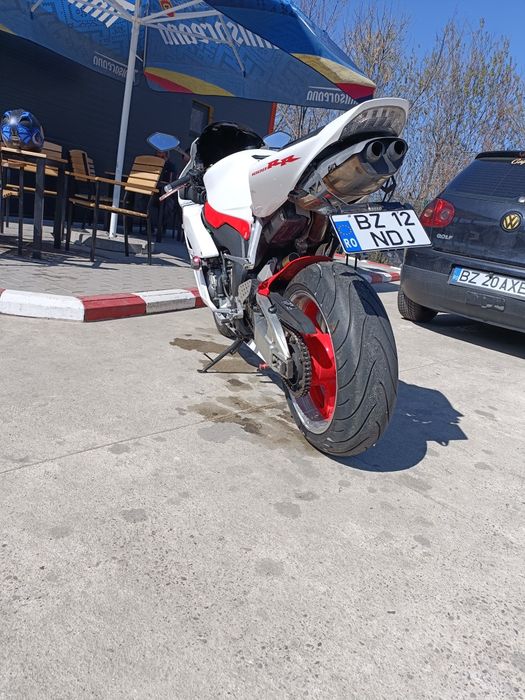 CBR 1000RR se vinde