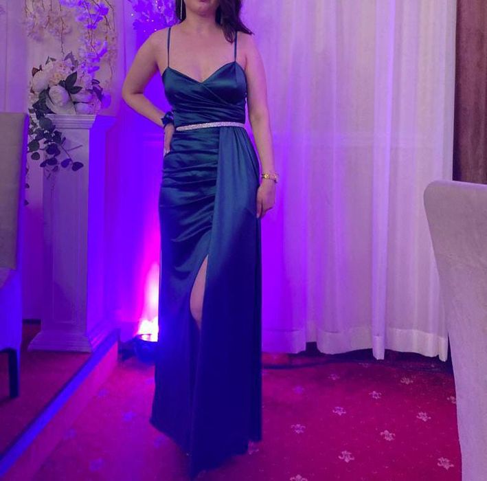 Rochie de seară  lungă, deosebită, elegantă,
