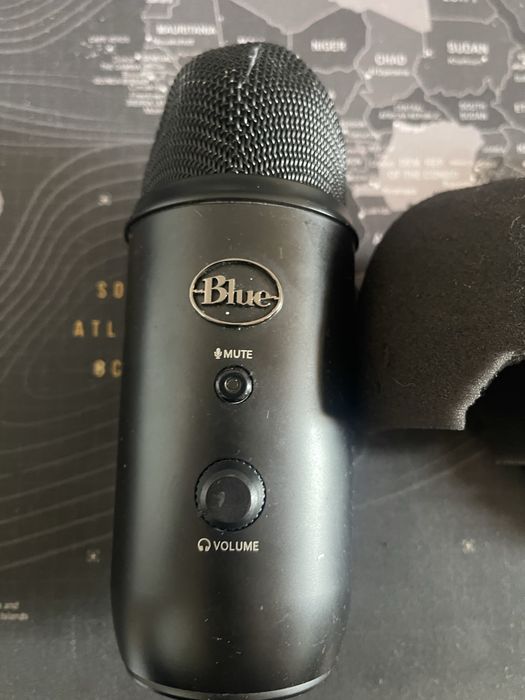 Microfon Logitech Yeti Blue dedicat Streaming