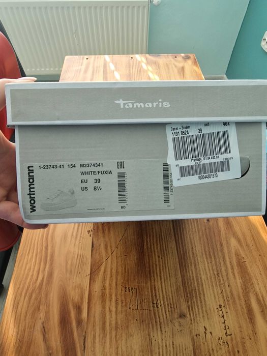 Tamaris естествена кожа