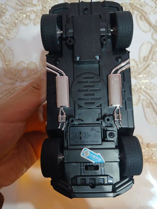 Oʻyinchoq Mashina sotiladi