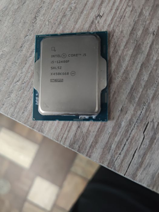Продам процессор Intel Core i5 12400F