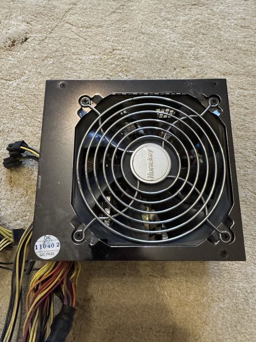 Блок питания Huntkey на 650W