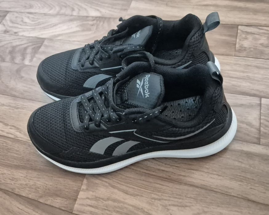 Кроссовки Reebok MUNDO