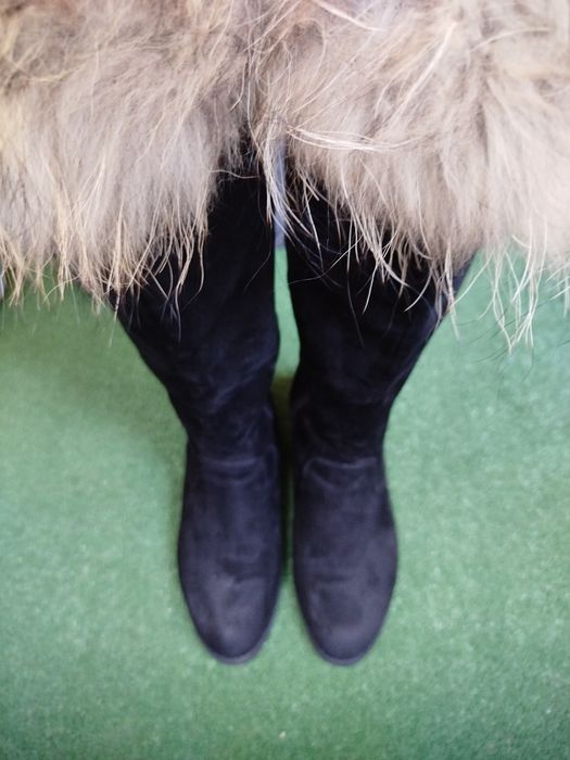 Дамски велурени ботуши с пух 38