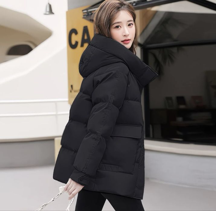 Женская куртка продается