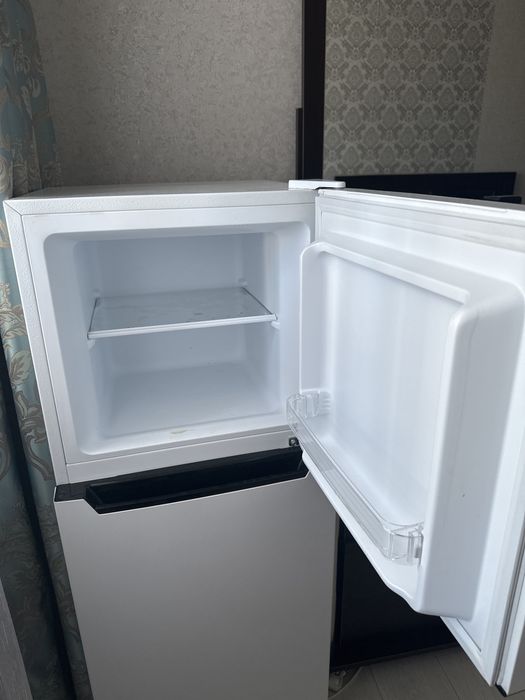 Срочно продам холодильник почти новый