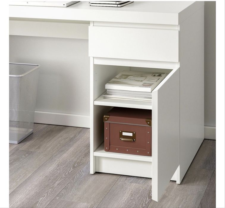 Продам Стол письменный белый б/у