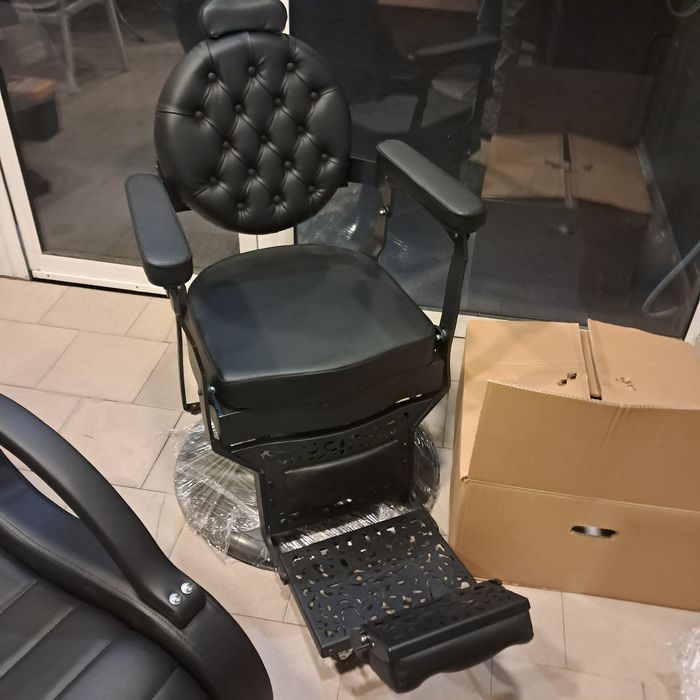 Професионални  барбер столове-НОВИ