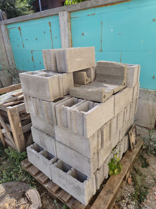 Кофражни греди 8 х 10 см  + 70 бр бетонови блокчета