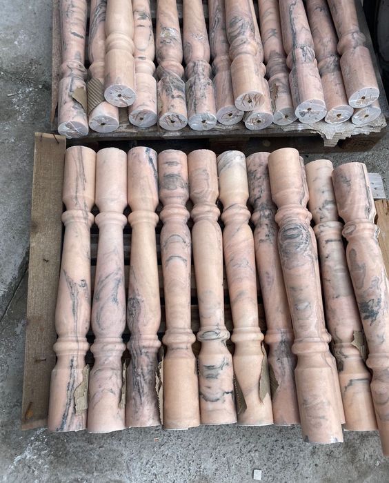 monumente din granit, marmura , travertin