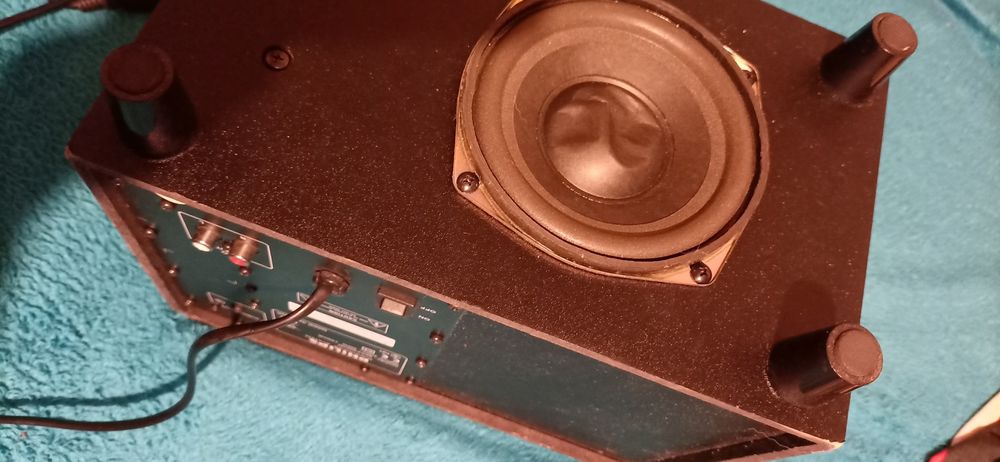 Работи отлично с обуфер philips