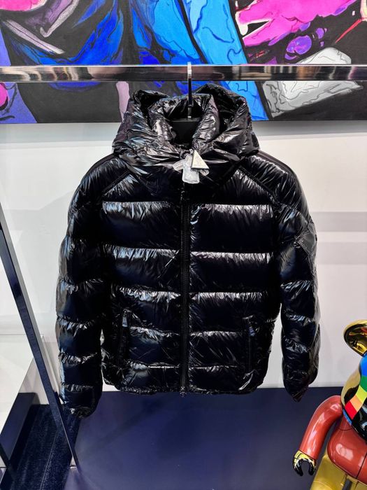 Geaca M. O . N . C . L . E . R   maya LUX