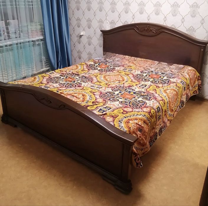 Двуспальная кровать