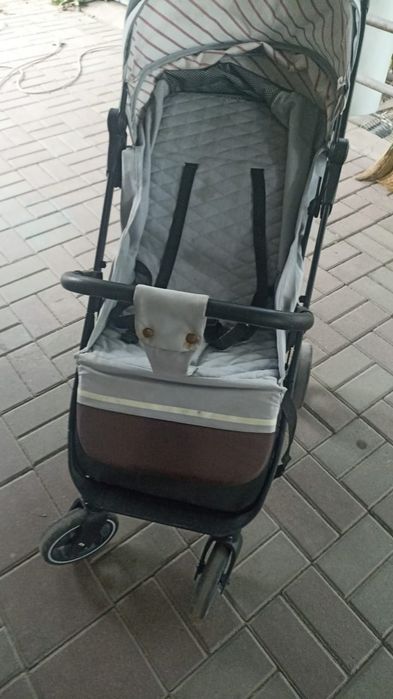 Продам коляски по 5000