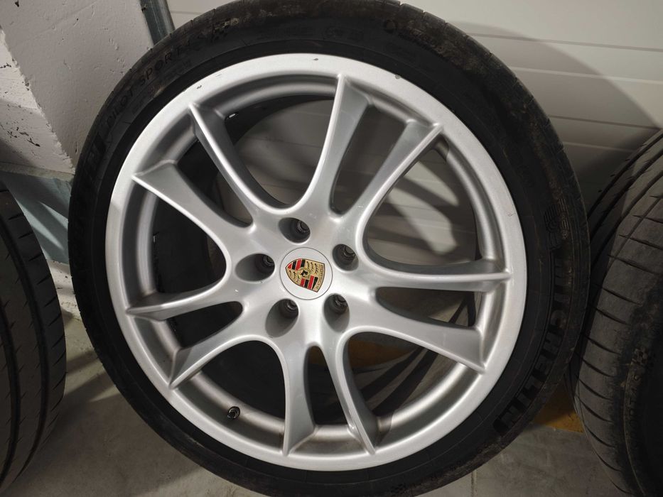 Гуми с джанти 295/35R21 за Porsche Cayenne