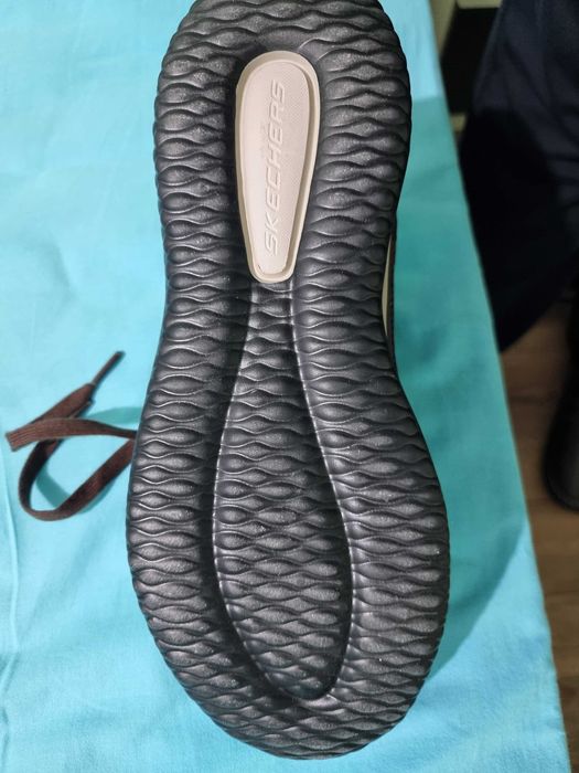 Продавам нови обувки skechers 40 номер