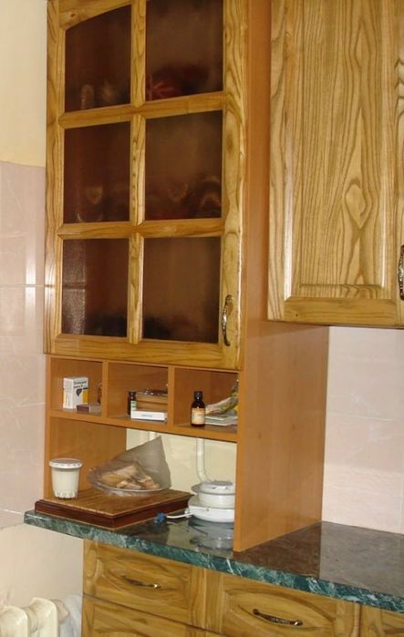 Кухонный гарнитур, стол, уголок полный комплект из дерева