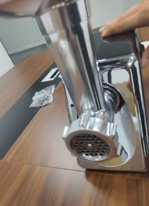 Продам новую  мясорубку