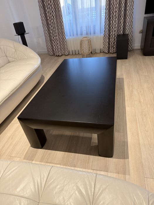 Vand ansamblu living compus din comodă tv,masă cafea , masă dining, vitrină bar, comodă seratare ,  8 scaune piele masa dining