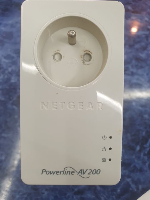 Adaptor power line. Internet prin linia de 220v
