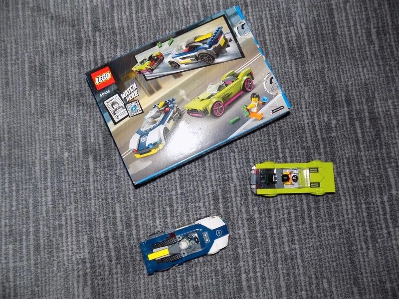 LEGO® City - Urmarire cu masina de politie si masina puternica (60415)