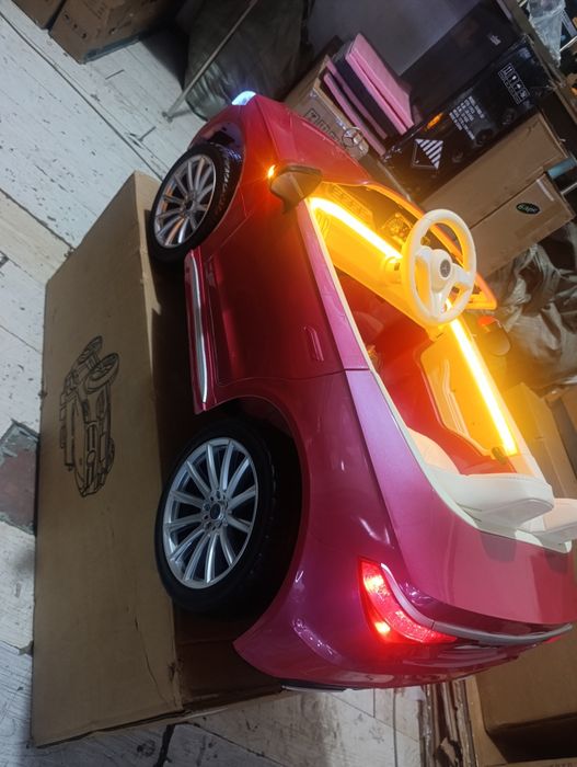 Mashina Mers AMG 506