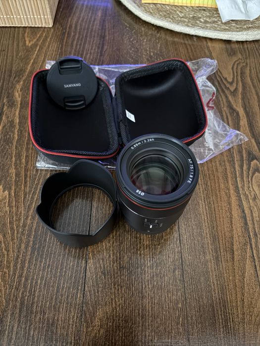 Obiectiv Samyang 75mm F1.8