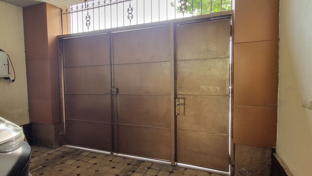 Дарваза б/у. 3.70 га 2.55   яхши холатда.